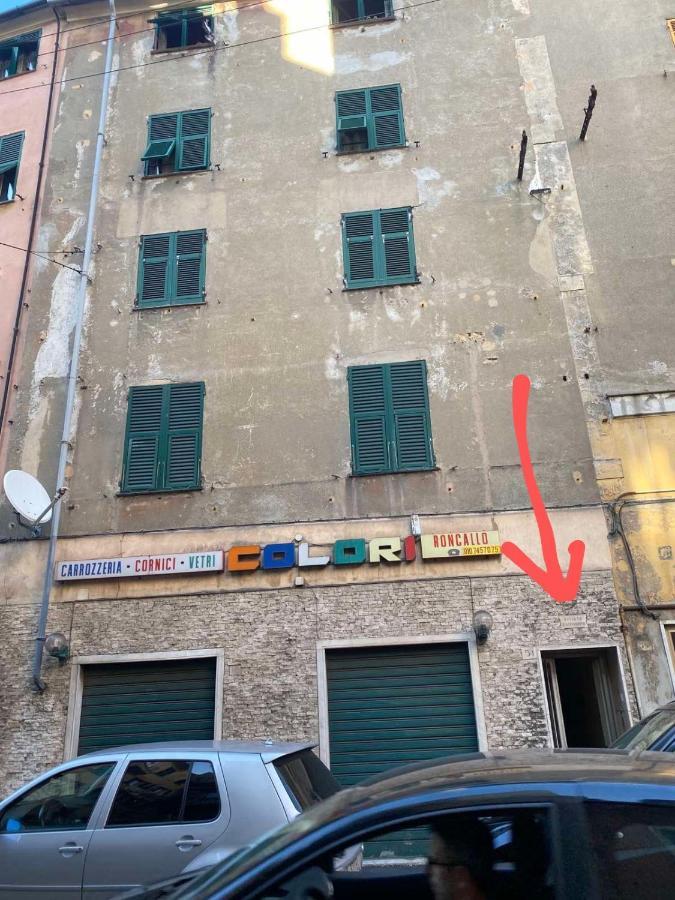 Una Stanza In Un Appartamento Genua Exterior foto