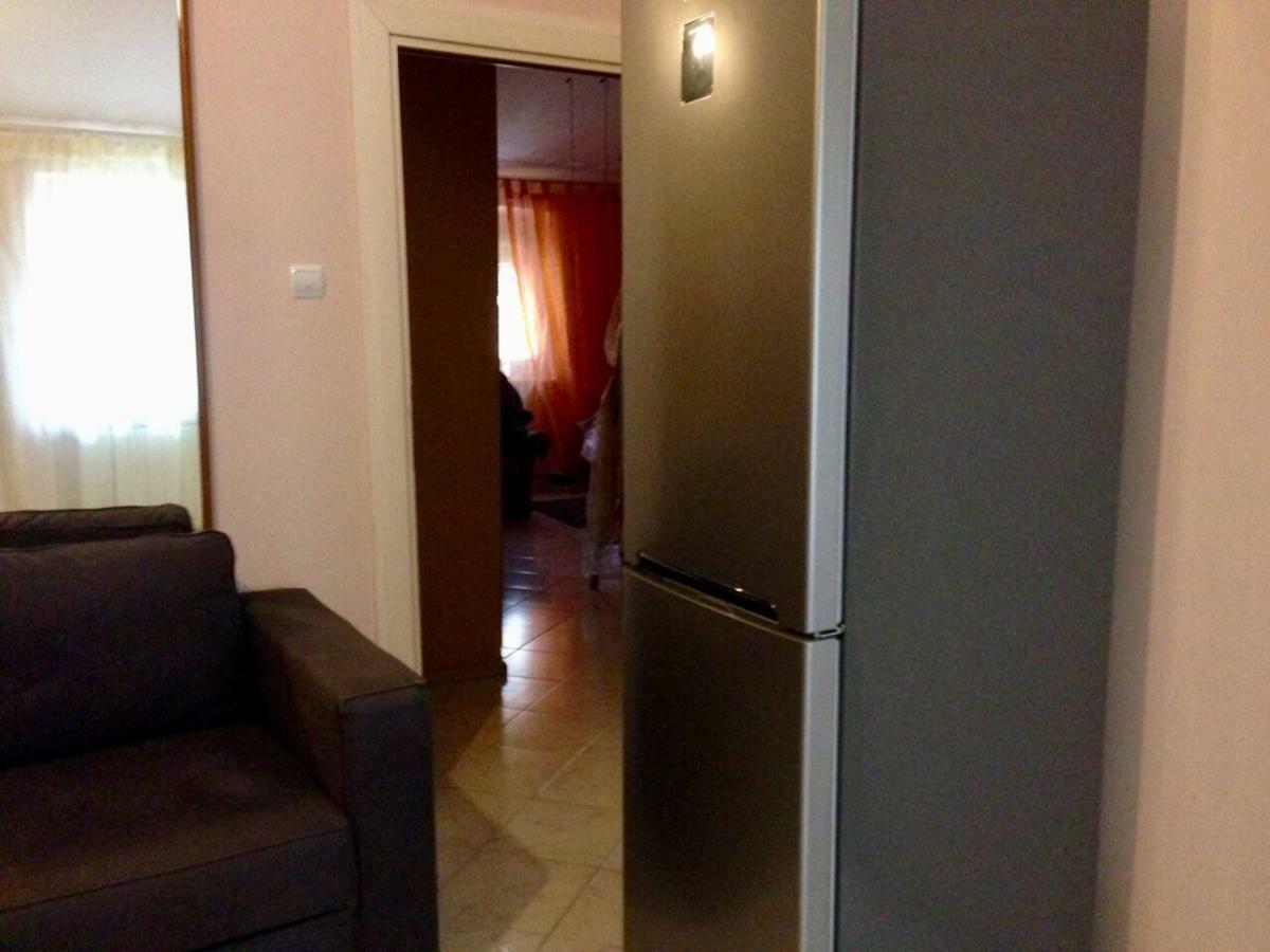 Una Stanza In Un Appartamento Genua Exterior foto